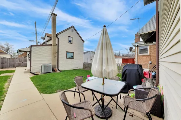 $945,000 | 5333 West Foster Avenue, Chicago, IL 60630