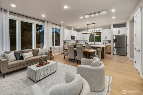 $1,599,950 | 5010 114th Avenue Northeast, Kirkland, WA 98033