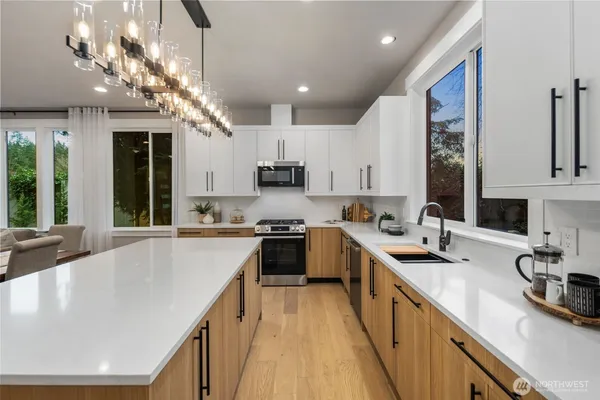 $1,579,950 | 5010 114th Avenue Northeast, Kirkland, WA 98033