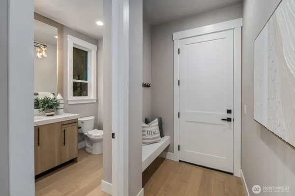 $1,579,950 | 5010 114th Avenue Northeast, Kirkland, WA 98033