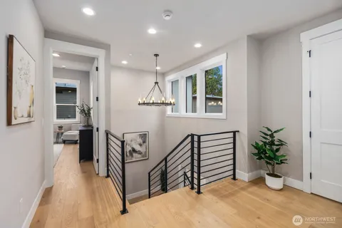 $1,599,950 | 5010 114th Avenue Northeast, Kirkland, WA 98033