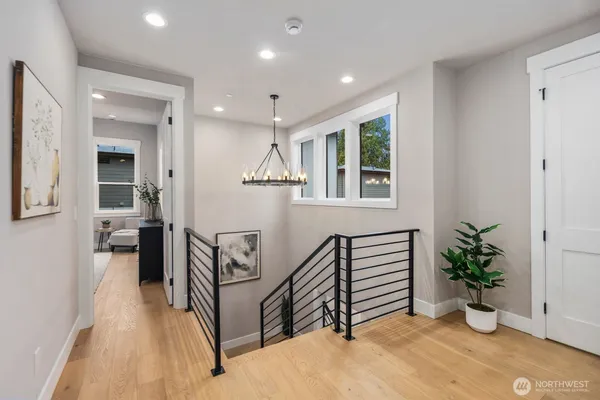 $1,579,950 | 5010 114th Avenue Northeast, Kirkland, WA 98033