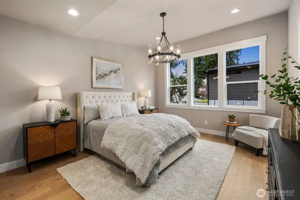 $1,579,950 | 5010 114th Avenue Northeast, Kirkland, WA 98033
