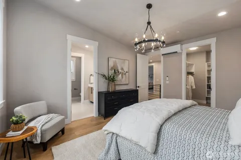 $1,599,950 | 5010 114th Avenue Northeast, Kirkland, WA 98033