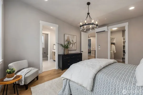 $1,579,950 | 5010 114th Avenue Northeast, Kirkland, WA 98033