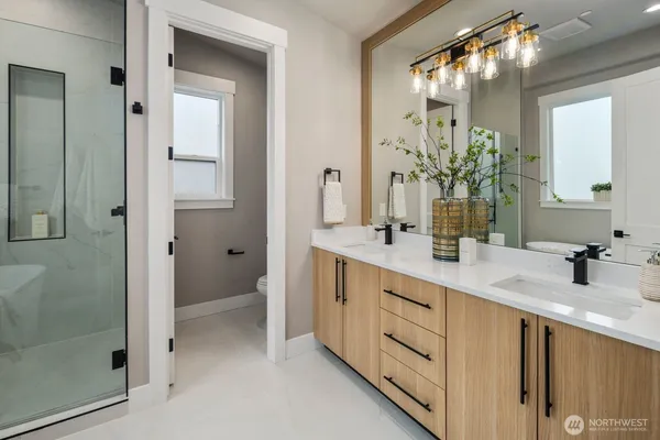 $1,579,950 | 5010 114th Avenue Northeast, Kirkland, WA 98033