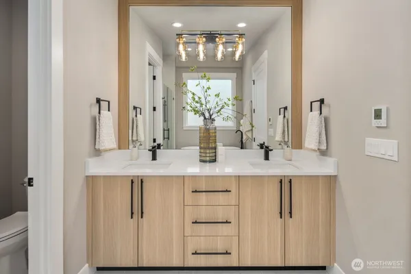 $1,579,950 | 5010 114th Avenue Northeast, Kirkland, WA 98033