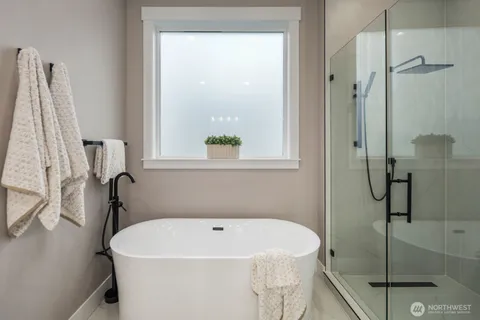 $1,599,950 | 5010 114th Avenue Northeast, Kirkland, WA 98033