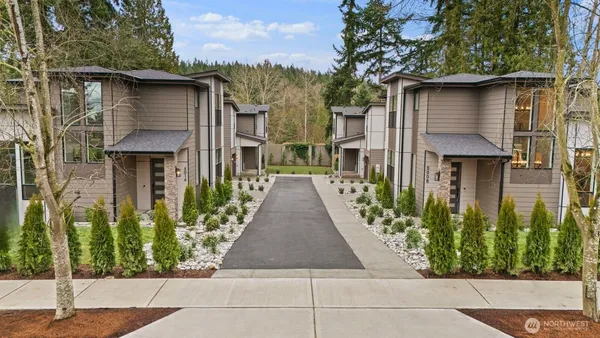 $1,579,950 | 5010 114th Avenue Northeast, Kirkland, WA 98033