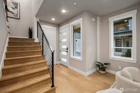 $1,599,950 | 5010 114th Avenue Northeast, Kirkland, WA 98033