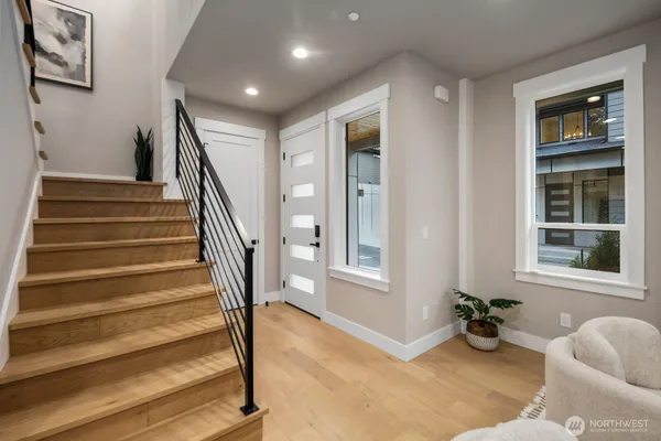 $1,579,950 | 5010 114th Avenue Northeast, Kirkland, WA 98033