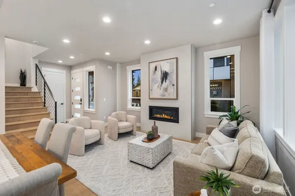 $1,579,950 | 5010 114th Avenue Northeast, Kirkland, WA 98033
