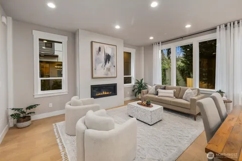 $1,599,950 | 5010 114th Avenue Northeast, Kirkland, WA 98033