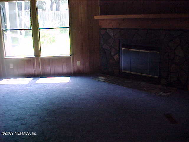 143 Yearling Road Crescent City, FL 32112 - Photo 3 of 5 Fireplace