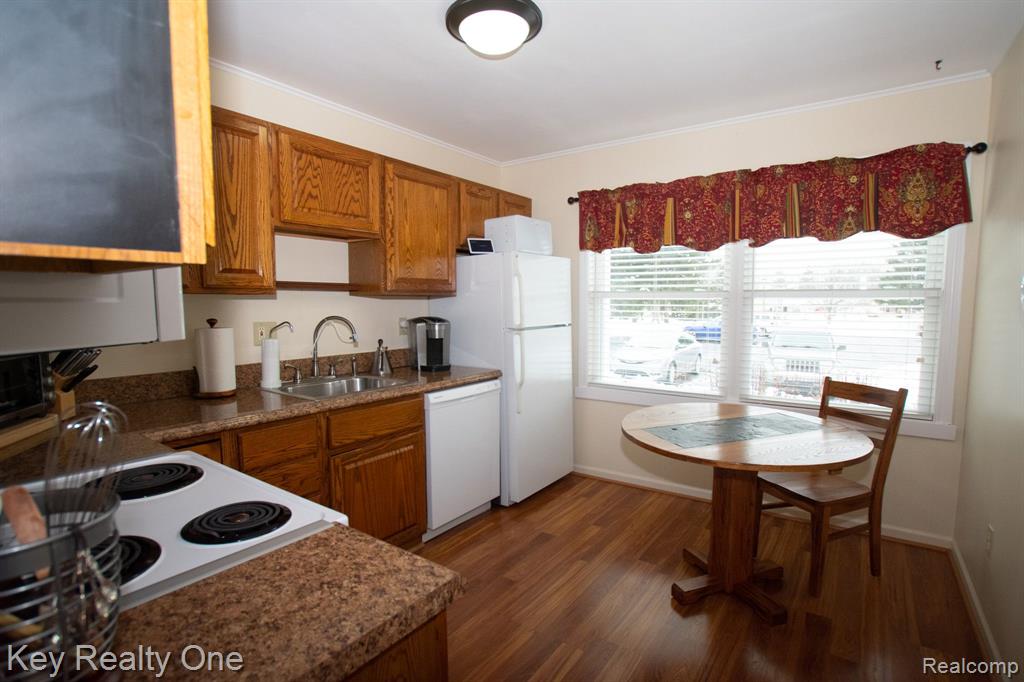 1106 Moreland Court Rochester, MI 48307 - Photo 8 of 21