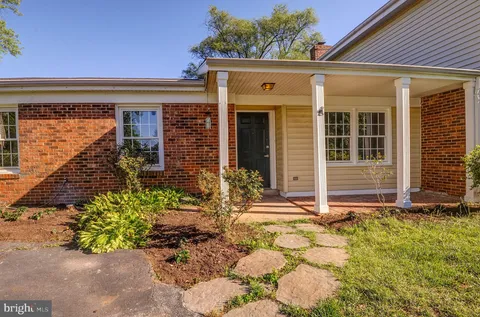 $515,000 | 413 Harding Court, Sterling, VA 20164