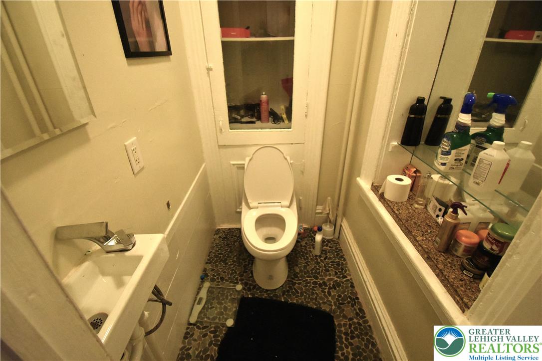 26 South 7th Street Easton, PA 18042 - Photo 5 of 16