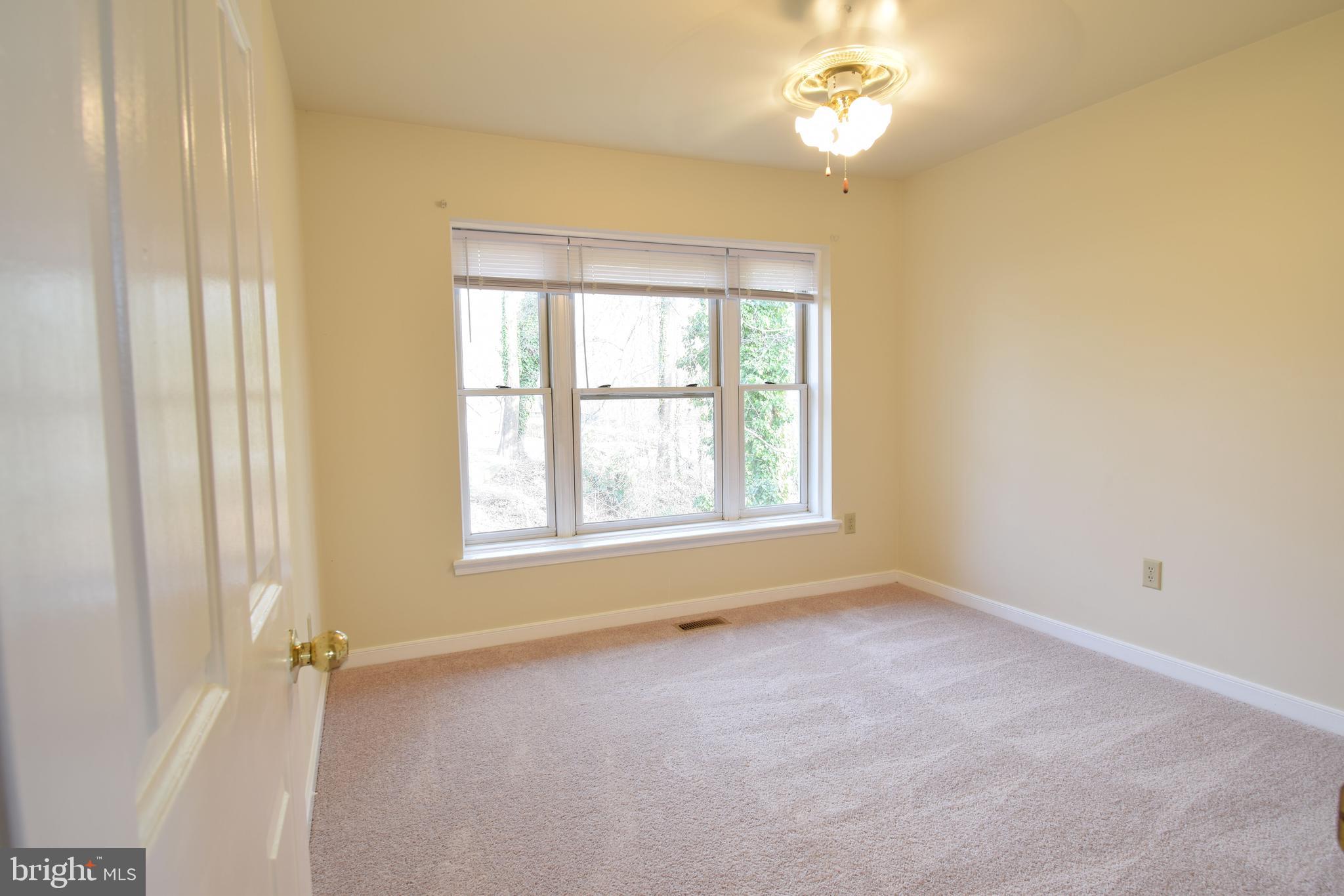 308 Ridgemore Street Fredericksburg, VA 22405 - Photo 14 of 38 GUEST ROOM-2