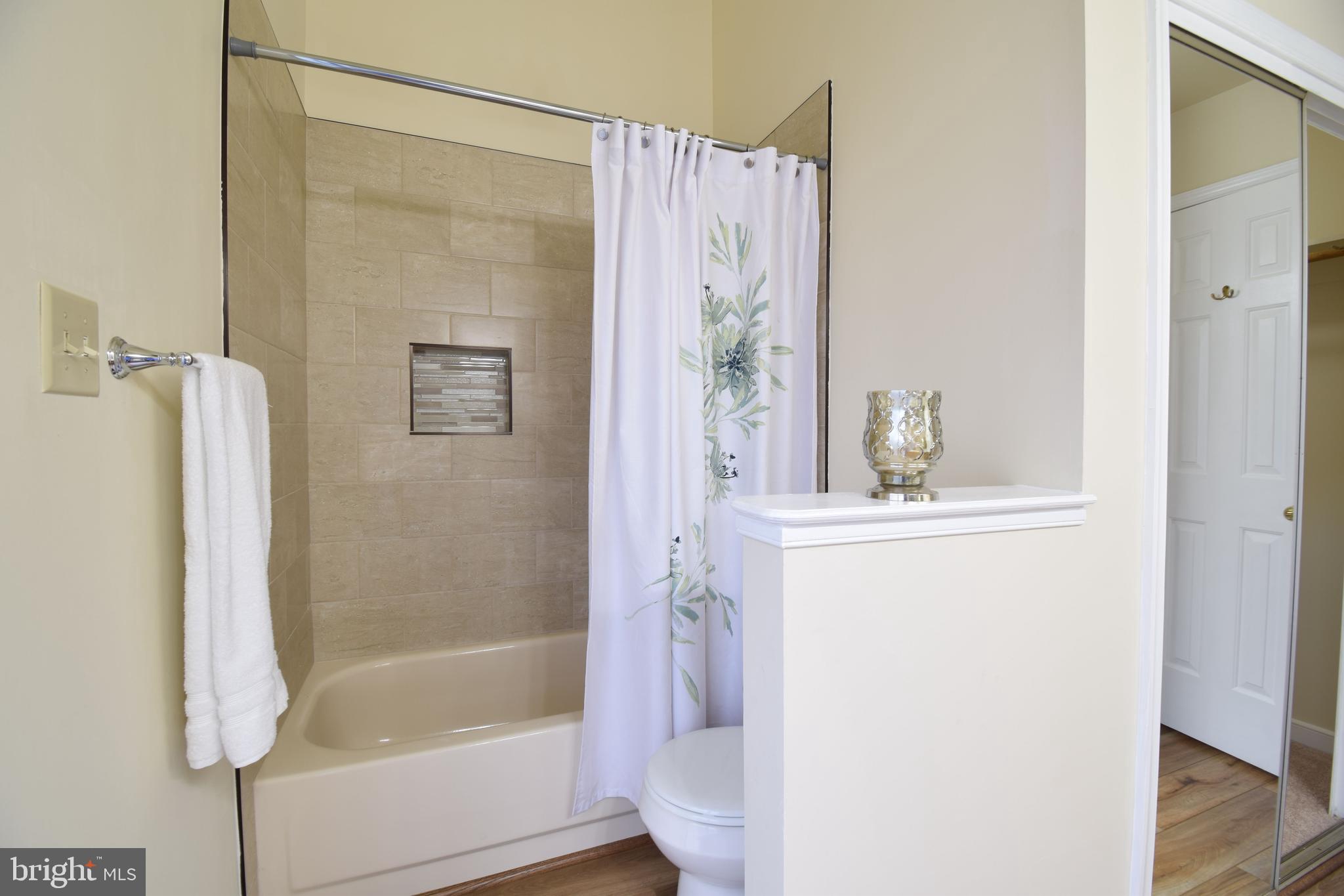 308 Ridgemore Street Fredericksburg, VA 22405 - Photo 20 of 38 MASTER BATH (2)