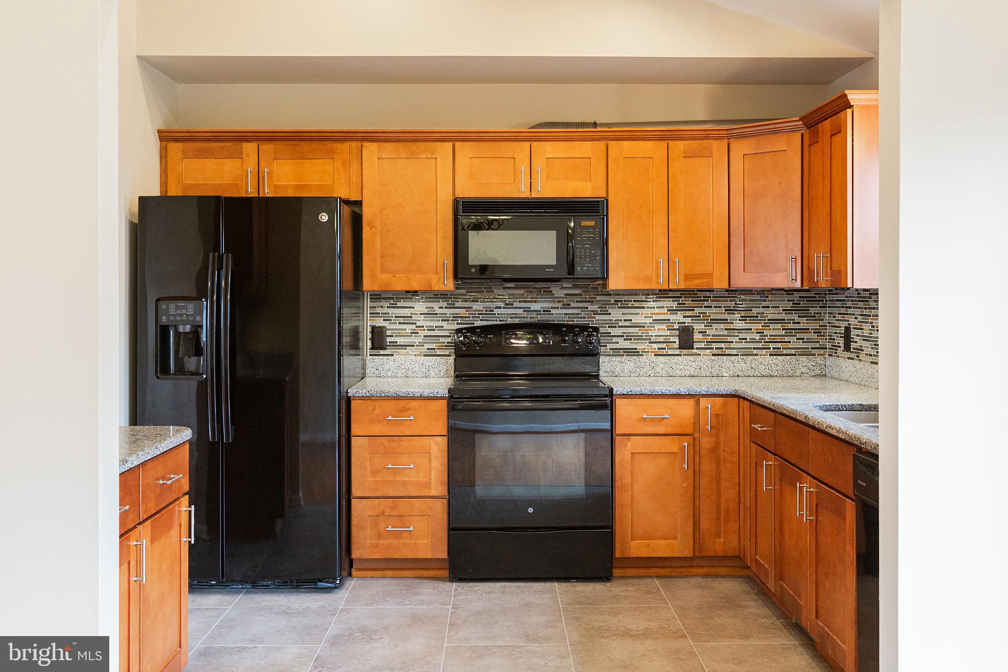 2072 Sheaffer Road Elizabethtown, PA 17022 - Photo 16 of 85