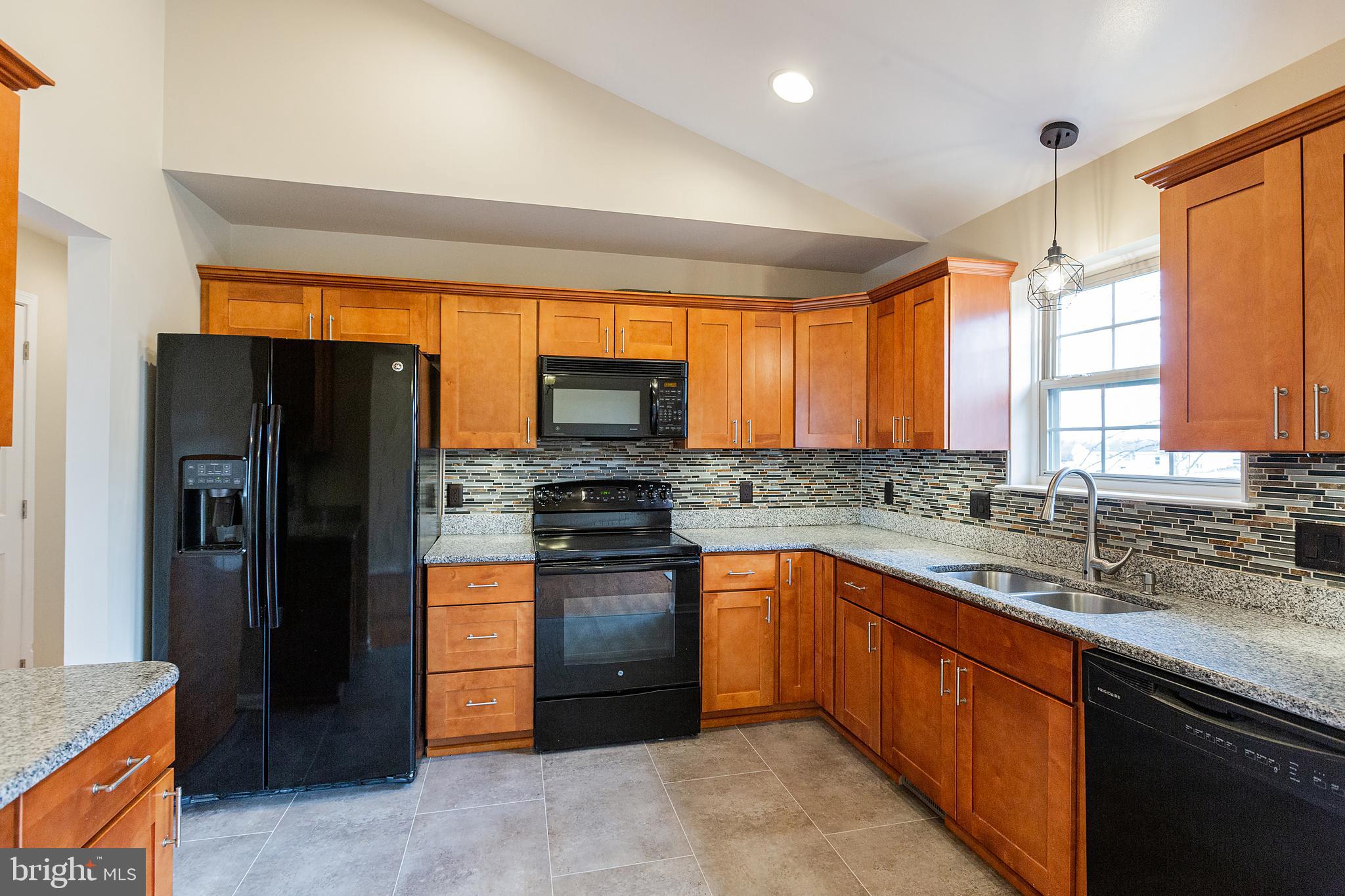 2072 Sheaffer Road Elizabethtown, PA 17022 - Photo 17 of 85