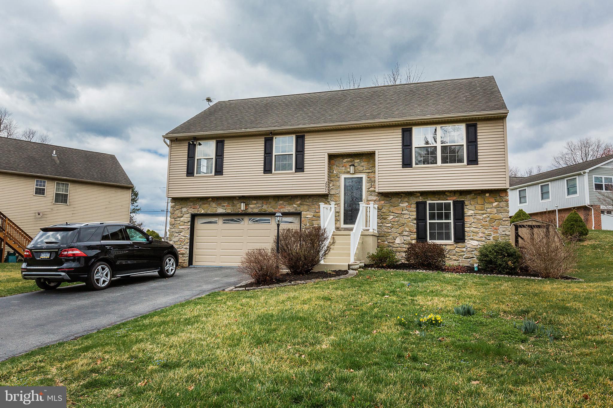 2072 Sheaffer Road Elizabethtown, PA 17022 - Photo 3 of 85