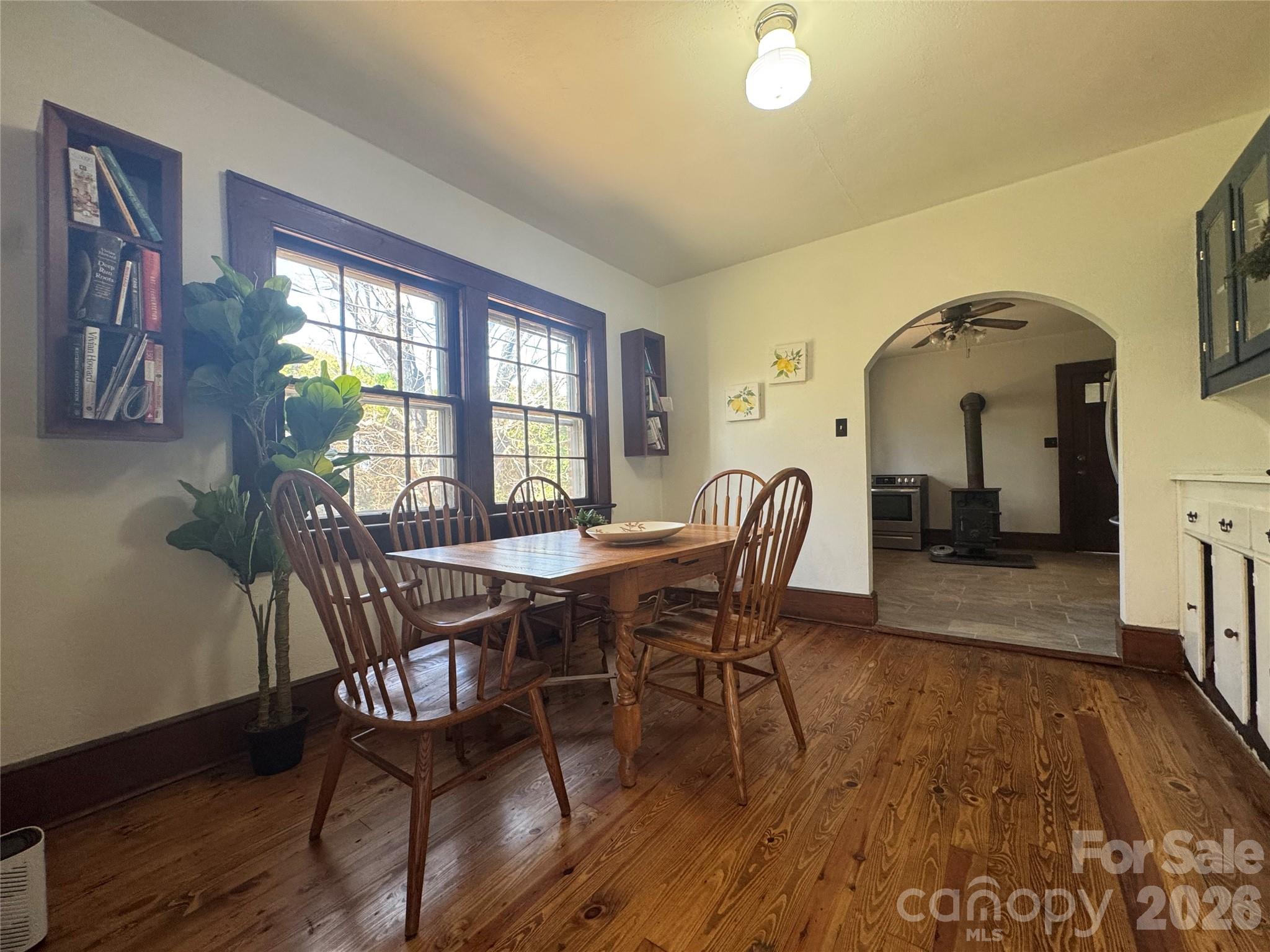 905 Conover Boulevard East Conover, NC 28613 - Photo 6 of 39 a dining room with furniture and window