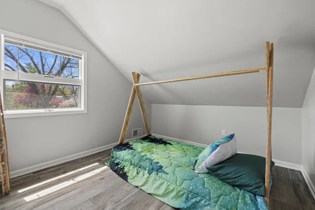 $2,300 | 930 Henry Street, Lake Geneva, WI 53147