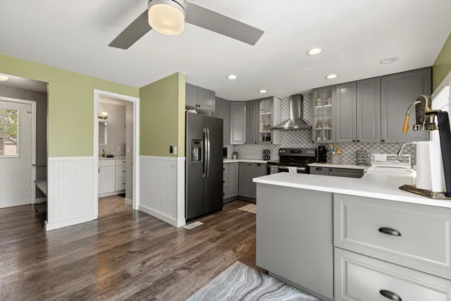 $2,300 | 930 Henry Street, Lake Geneva, WI 53147