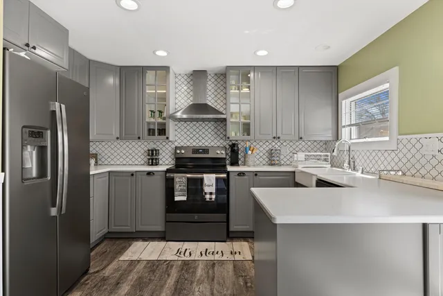 $2,300 | 930 Henry Street, Lake Geneva, WI 53147