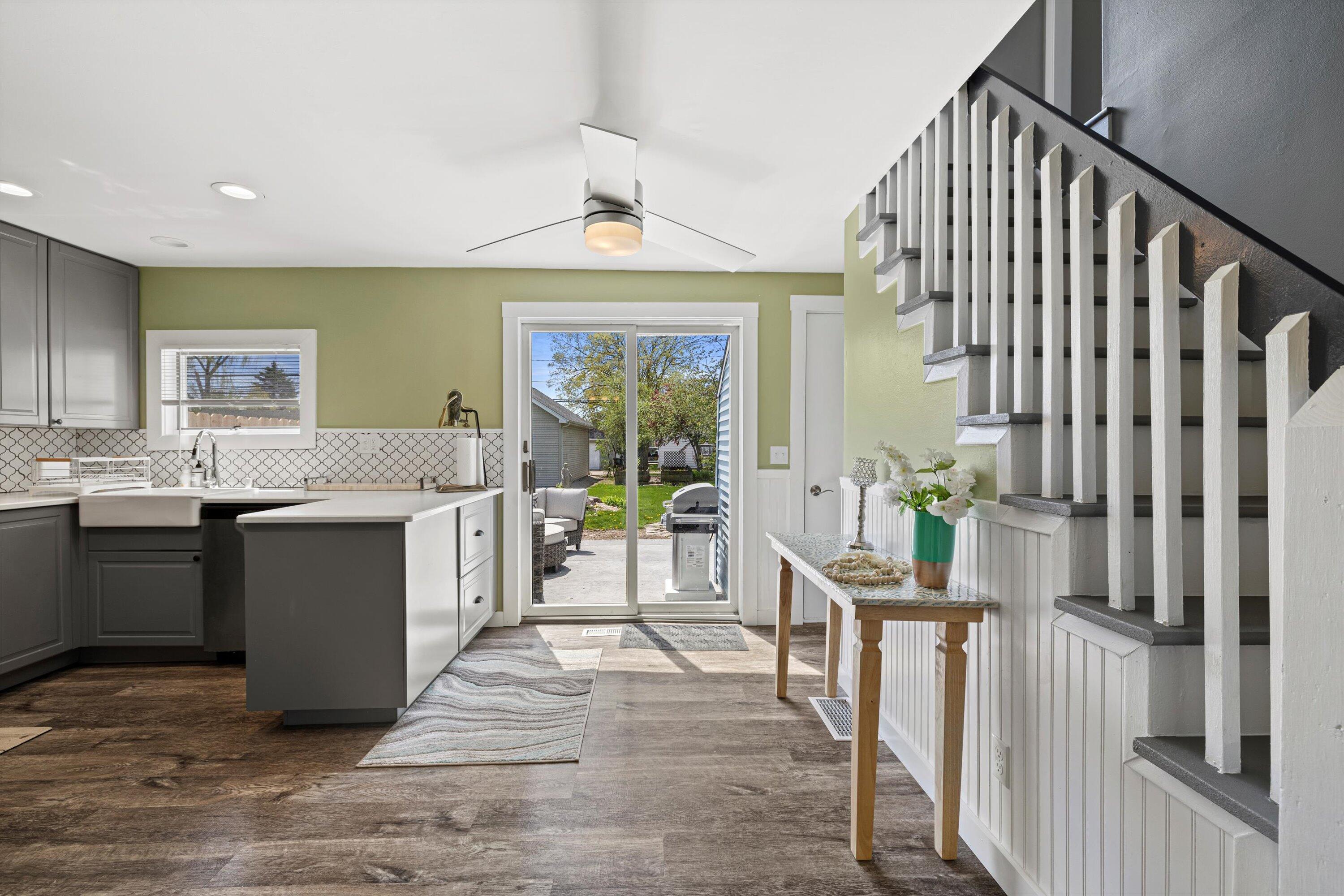 930 Henry Street Lake Geneva, WI 53147 - Photo 7 of 19 14-IMG_2964