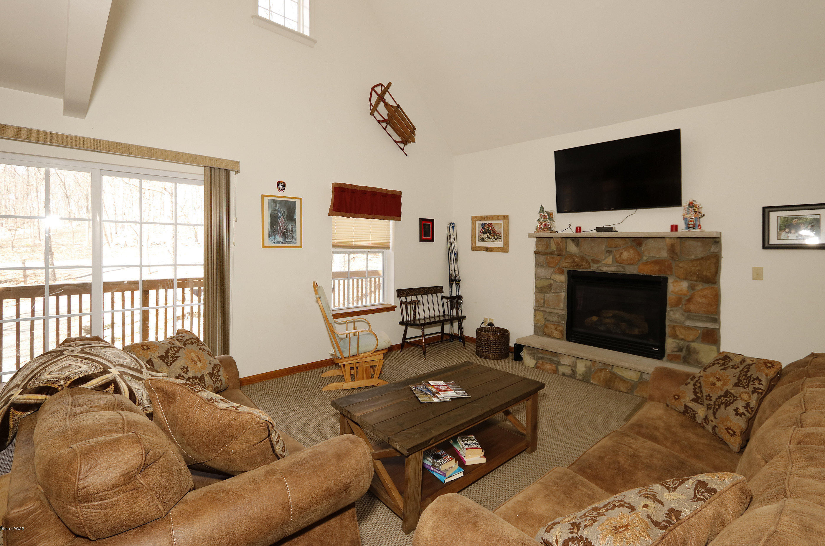04 Living Room