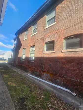 $299,000 | 416 South 5th Street, Terre Haute, IN 47807