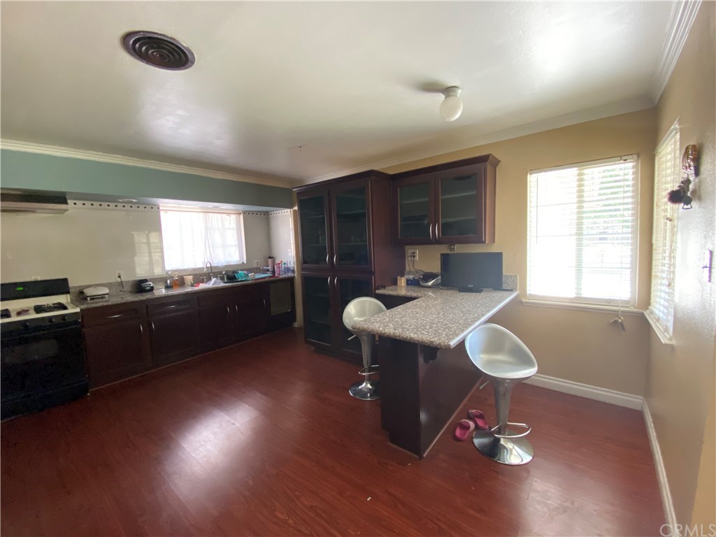 5672 Harold Street Riverside, CA 92503 - Photo 3 of 29