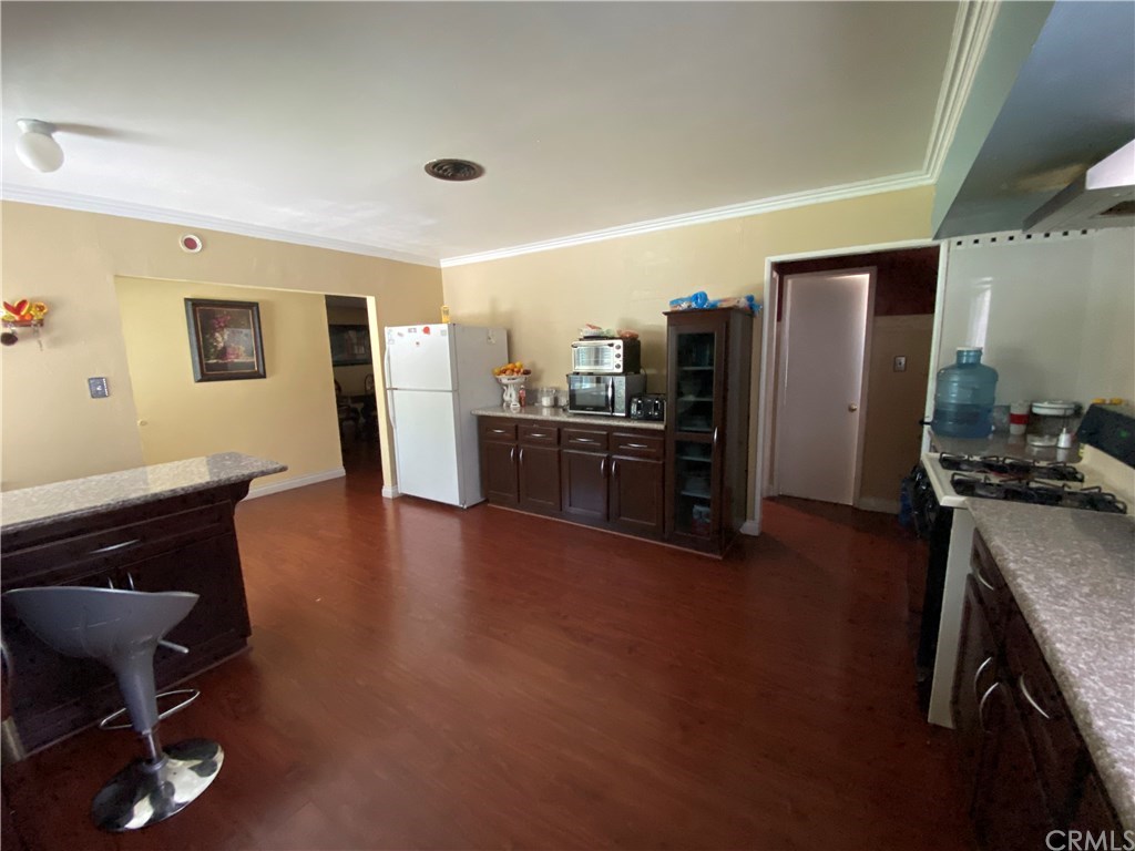 5672 Harold Street Riverside, CA 92503 - Photo 5 of 29