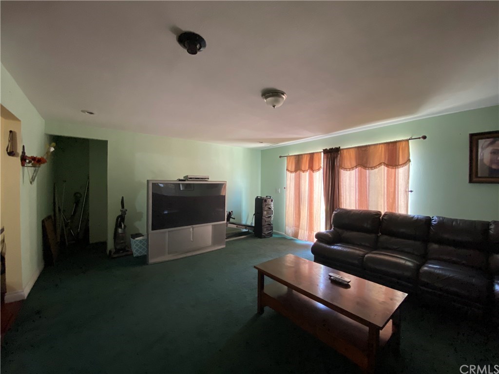 5672 Harold Street Riverside, CA 92503 - Photo 8 of 29