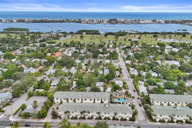 $470,000 | 518 North Federal Highway, Unit 14, Lake Worth, FL 33460