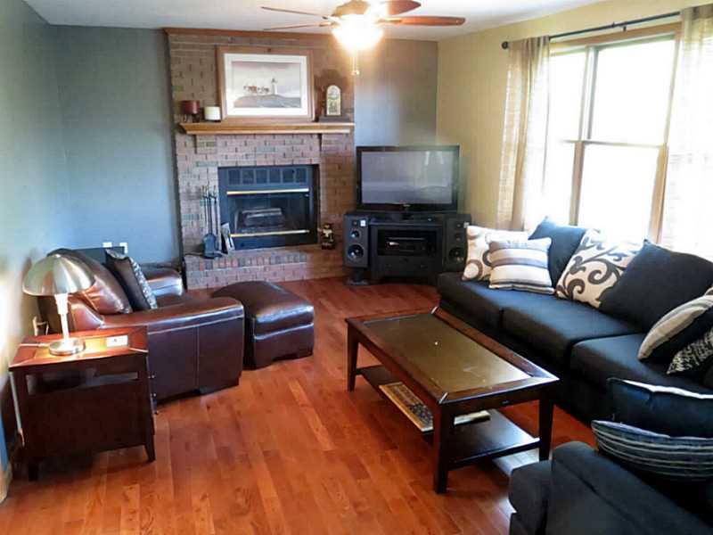 16 Doniport Road Economy, PA 15005 - Photo 5 of 22 Family Room.