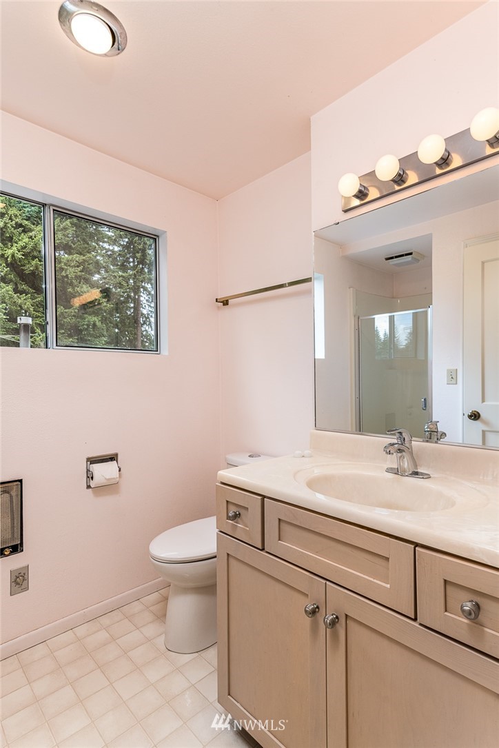 20926 46th Avenue Southeast Bothell, WA 98021 - Photo 11 of 24