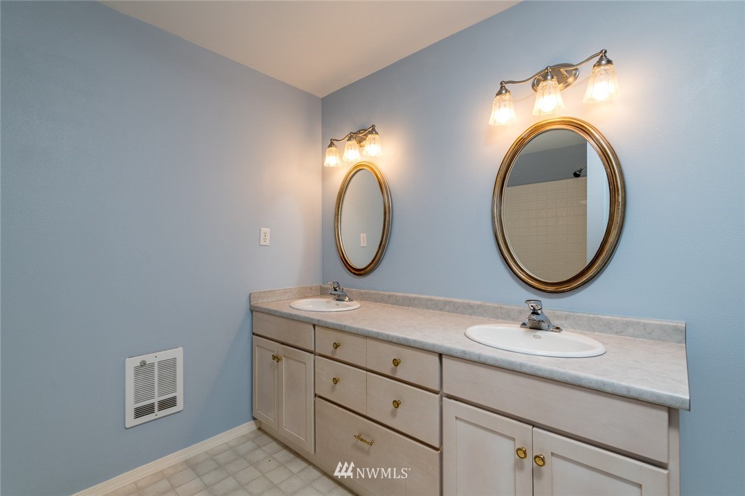 20926 46th Avenue Southeast Bothell, WA 98021 - Photo 12 of 24