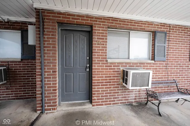 $949 | 7046 East US Highway 36, Unit 10, Avon, IN 46123