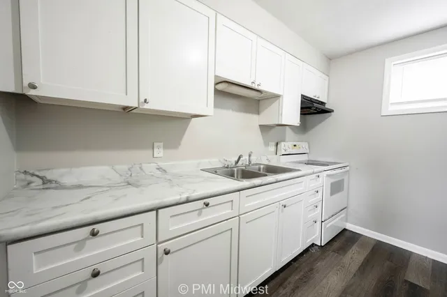 $949 | 7046 East US Highway 36, Unit 10, Avon, IN 46123