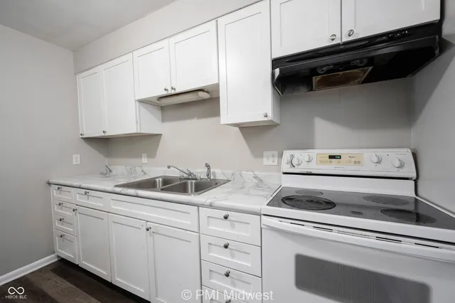 $949 | 7046 East US Highway 36, Unit 10, Avon, IN 46123