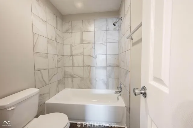 $949 | 7046 East US Highway 36, Unit 10, Avon, IN 46123