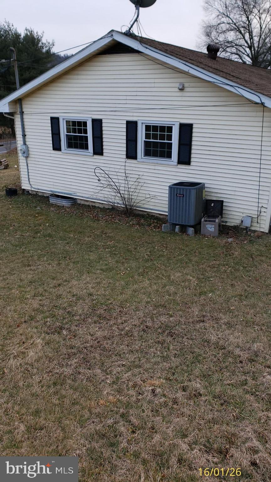 1899 Long Run Road Schuylkill Haven, PA 17972 - Photo 3 of 12 Side View