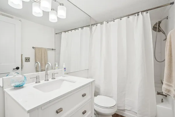 $215,000 | 7621 Edinborough Way, Unit 2201, Edina, MN 55435