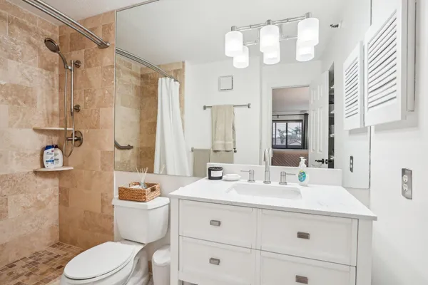 $215,000 | 7621 Edinborough Way, Unit 2201, Edina, MN 55435