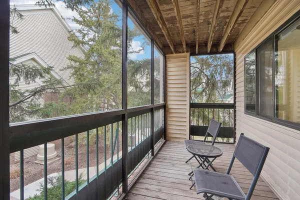 $215,000 | 7621 Edinborough Way, Unit 2201, Edina, MN 55435