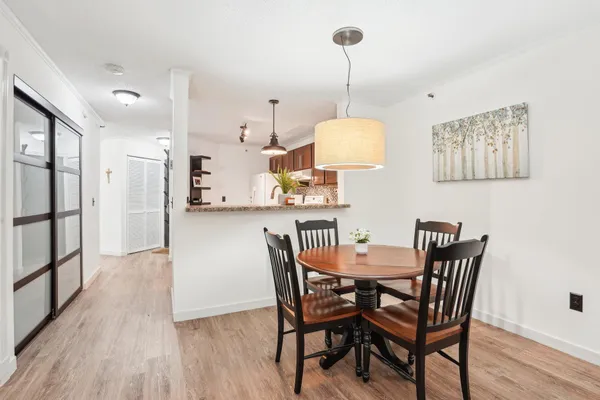 $215,000 | 7621 Edinborough Way, Unit 2201, Edina, MN 55435