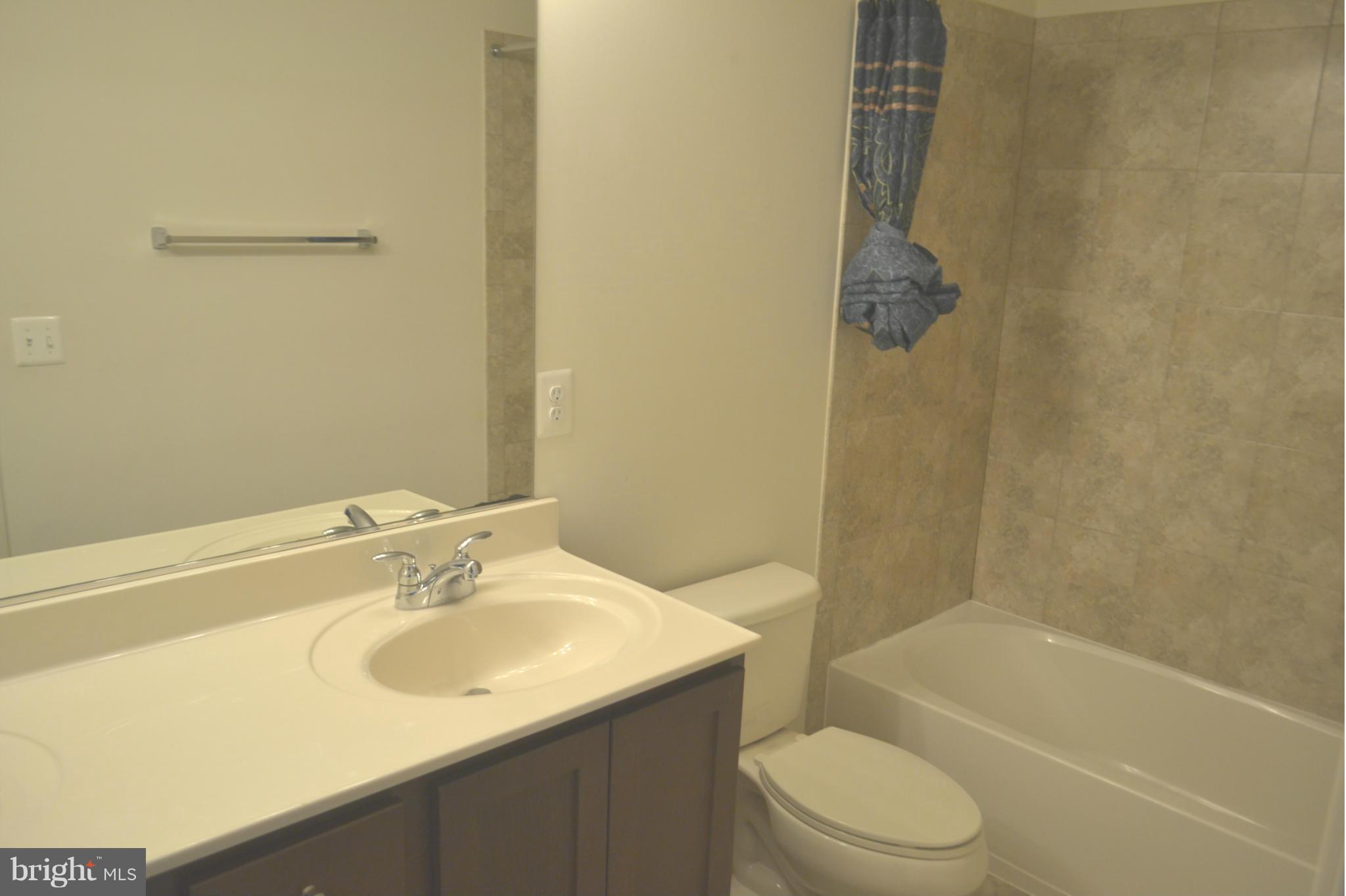 8324 Scotland Loop, Unit 30 Manassas, VA 20109 - Photo 12 of 19 Bath (Master)